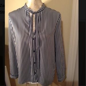 Like new Zara basic long sleeve shirt size medium